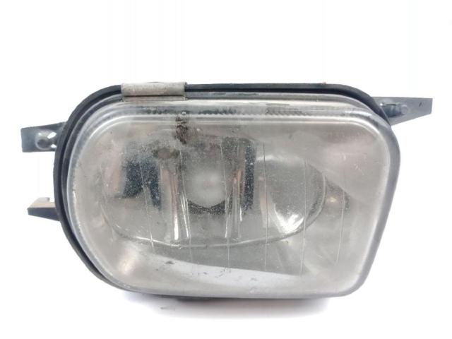 Lampa przeciwmgielna prawa 2038201256 MERCEDES