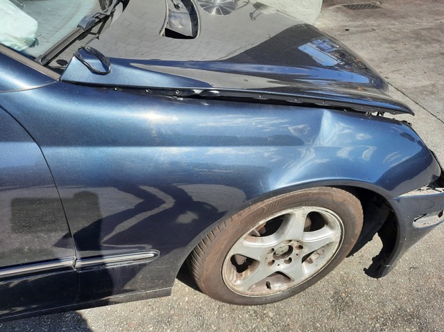 Błotnik przedni prawy 203880021867 MERCEDES