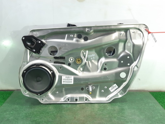 Mechanizm podnoszenia szyby drzwi przednich prawych 2047202079 MERCEDES