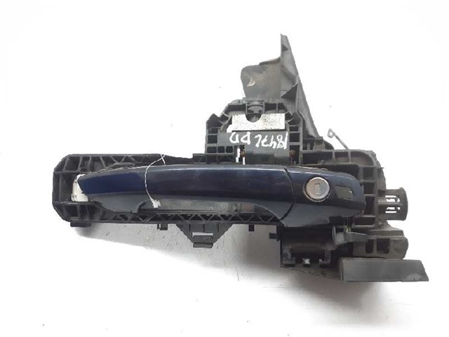 Pałąk zewnętrznej klamki drzwi przednich prawej 2047601234 MERCEDES