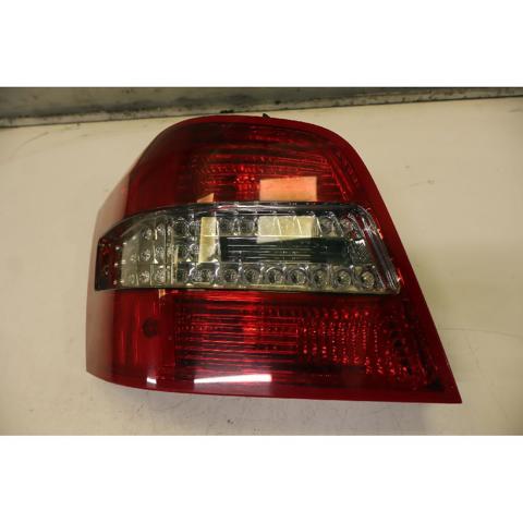 Lampa zespolona tylna lewa 2048202564 MERCEDES