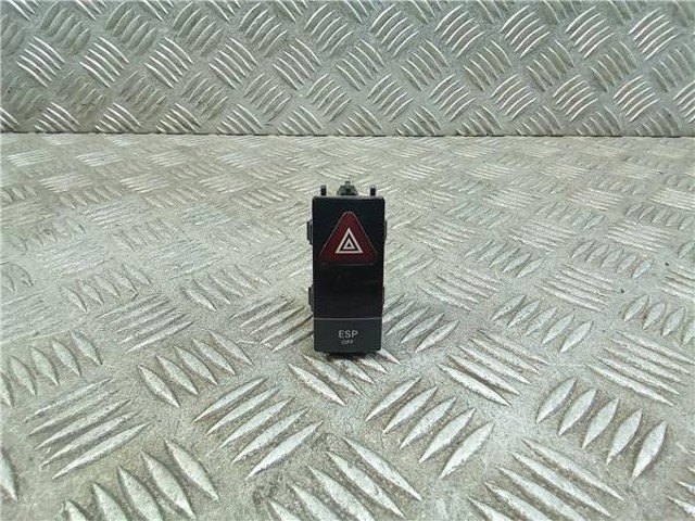 Przycisk włączania światła awaryjnego 2048706558 MERCEDES