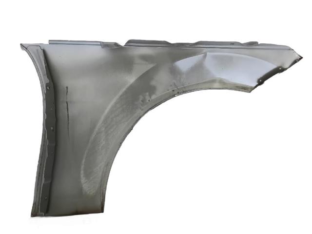 Błotnik przedni lewy 2048801318 MERCEDES