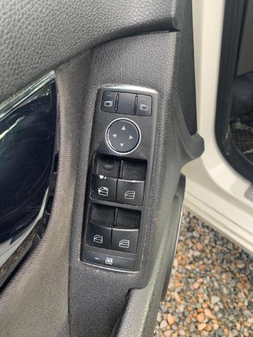 Panel przyciskowy sterowania podnośnikiem szyby przedni lewy 2049055302 MERCEDES
