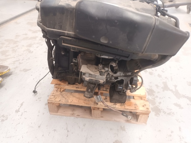 Silnik w komplecie 204D4 BMW