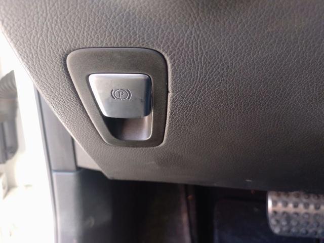 Przycisk elektromechanicznego hamulca postojowego (ręcznego) 2059051516 MERCEDES