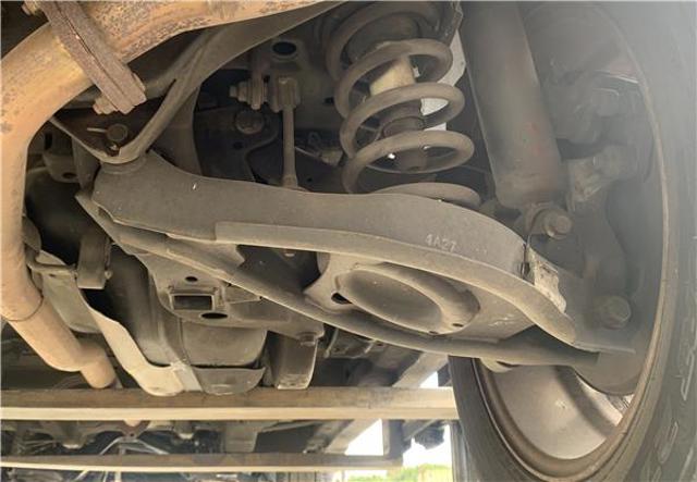Wahacz zawieszenia tylnego dolny prawy 20756282 OPEL