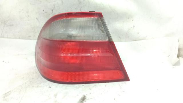 Lampa zespolona tylna lewa zewnętrzna 2088200164 MERCEDES