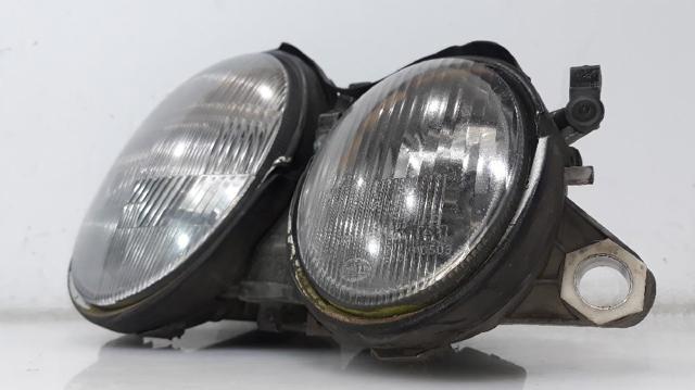 Reflektor prawy 2088200261 MERCEDES