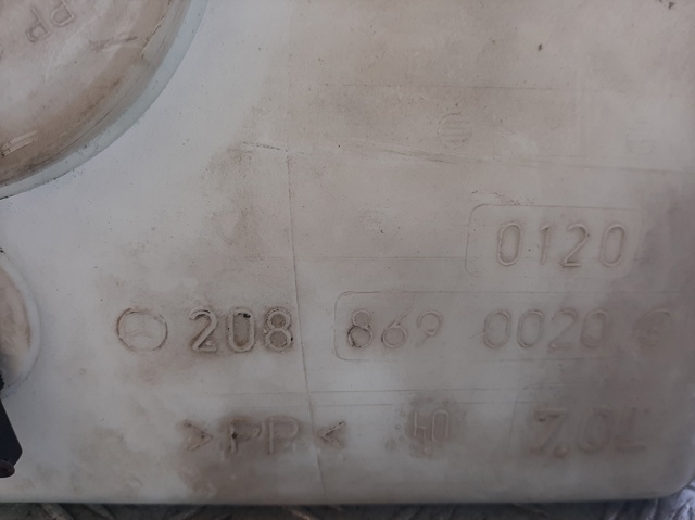 Zbiorniczek spryskiwacza szyb 2088690020 MERCEDES