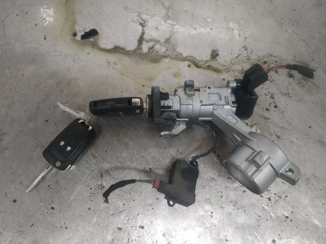 Kostka stacyjki zapłonowej 20939745 OPEL