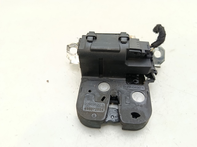 Zamek klapy bagażnika (3/5 drzwi tylnych) 20969620 OPEL