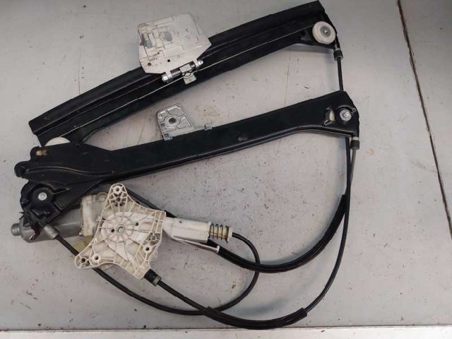 Mechanizm podnoszenia szyby drzwi przednich prawych 2097200846 MERCEDES
