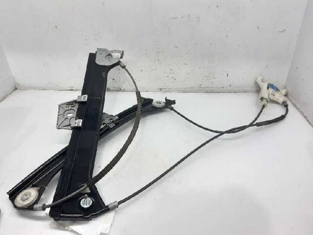 Mechanizm podnoszenia szyby drzwi przednich prawych 2097200846 MERCEDES