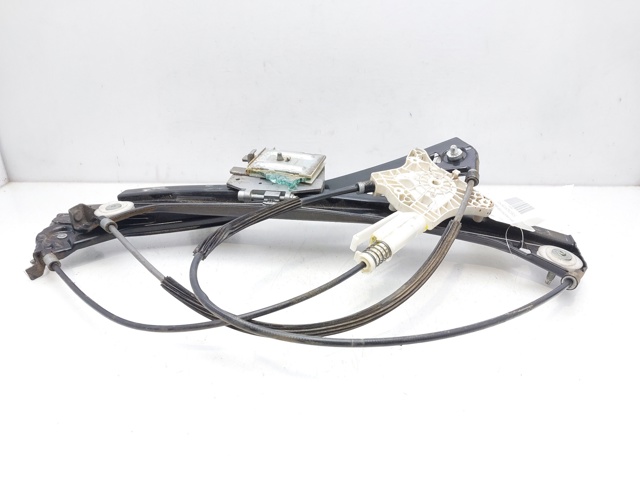 Mechanizm podnoszenia szyby drzwi przednich prawych 2097200846 MERCEDES