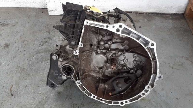 Mechaniczna skrzynia biegów w komplecie 20A701 PEUGEOT