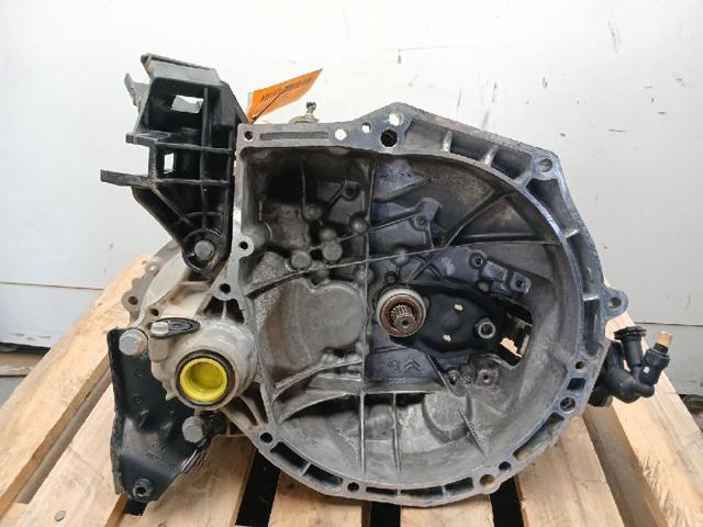 Mechaniczna skrzynia biegów w komplecie 20A701 PEUGEOT