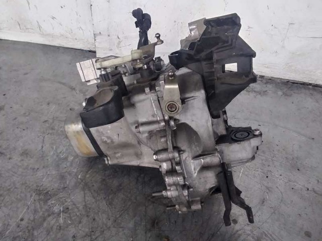 Mechaniczna skrzynia biegów w komplecie 20A701 PEUGEOT