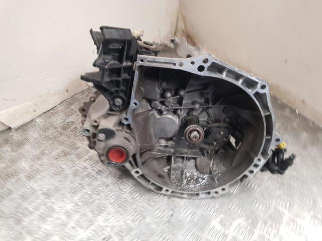 Mechaniczna skrzynia biegów w komplecie 20A701 PEUGEOT