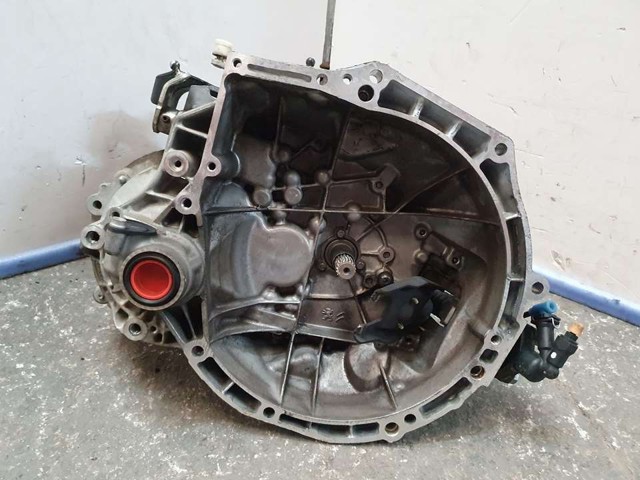 Mechaniczna skrzynia biegów w komplecie 20A701 PEUGEOT