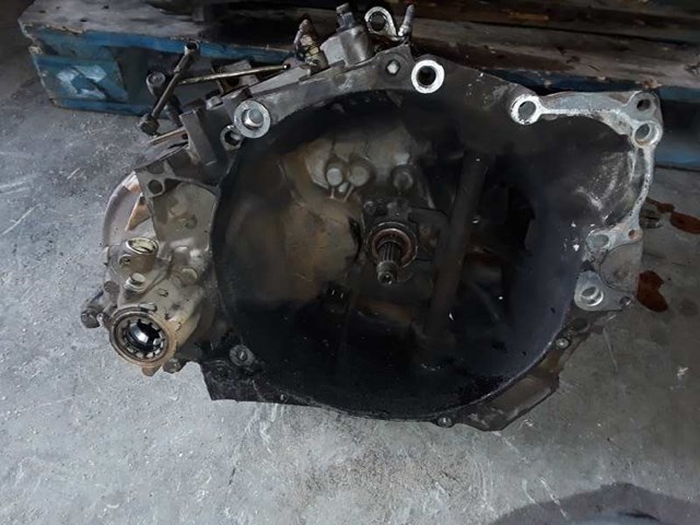 Mechaniczna skrzynia biegów w komplecie 20CH58 PEUGEOT