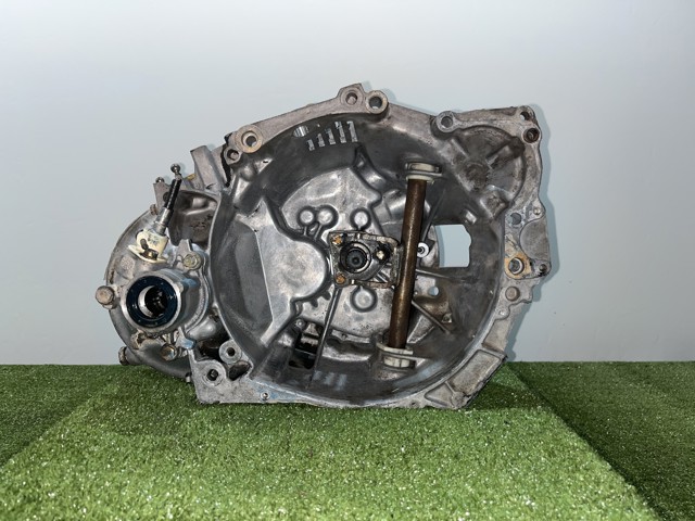 Mechaniczna skrzynia biegów w komplecie 20CH58 PEUGEOT