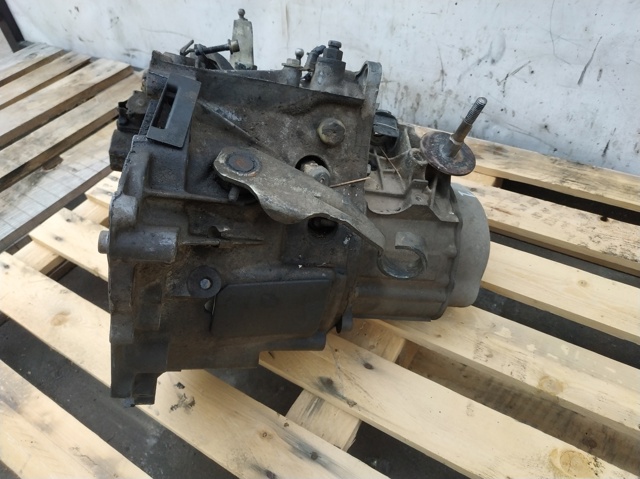 Mechaniczna skrzynia biegów w komplecie 20CH65 PEUGEOT