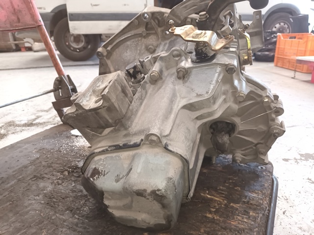 Mechaniczna skrzynia biegów w komplecie 20CP20 PEUGEOT