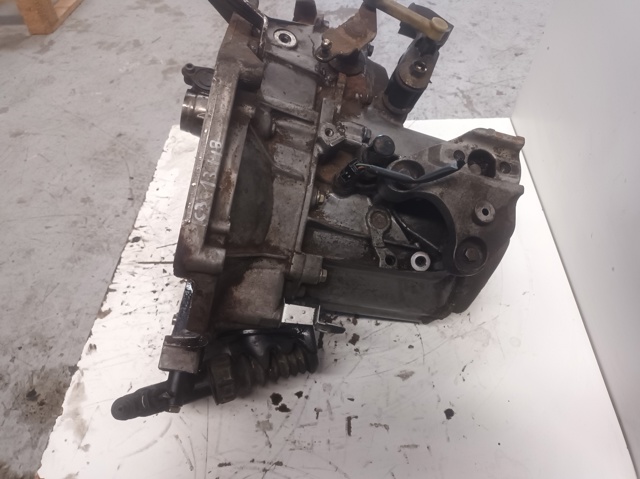 Mechaniczna skrzynia biegów w komplecie 20CQ08 PEUGEOT