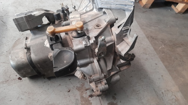 Mechaniczna skrzynia biegów w komplecie 20CQ08 PEUGEOT