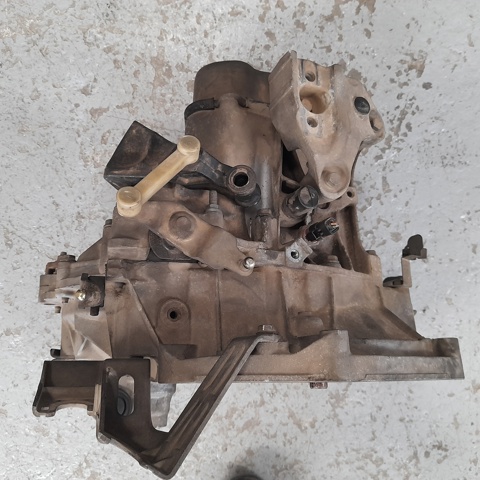 Mechaniczna skrzynia biegów w komplecie 20CQ08 PEUGEOT