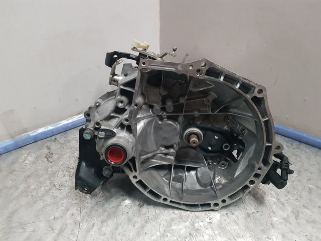 Mechaniczna skrzynia biegów w komplecie 20CR15 PEUGEOT