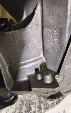 Mechaniczna skrzynia biegów w komplecie 20CR15 PEUGEOT