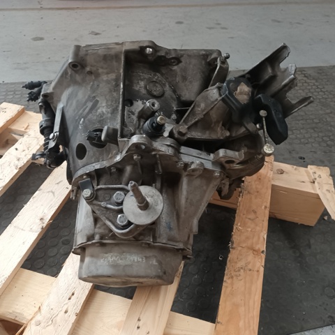 Mechaniczna skrzynia biegów w komplecie 20DM62 PEUGEOT