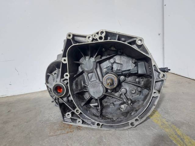 Mechaniczna skrzynia biegów w komplecie 20EA07 PEUGEOT