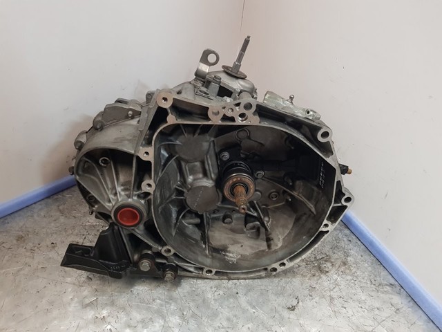 Mechaniczna skrzynia biegów w komplecie 20EA07 PEUGEOT