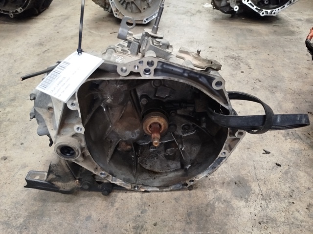 Mechaniczna skrzynia biegów w komplecie 20EA33 PEUGEOT