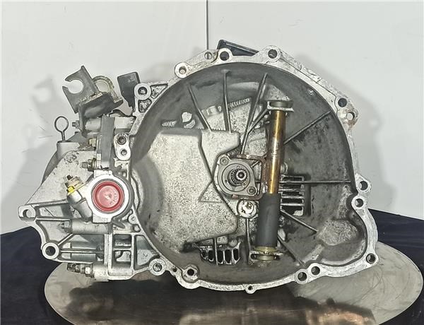 Mechaniczna skrzynia biegów w komplecie 20KE04 PEUGEOT
