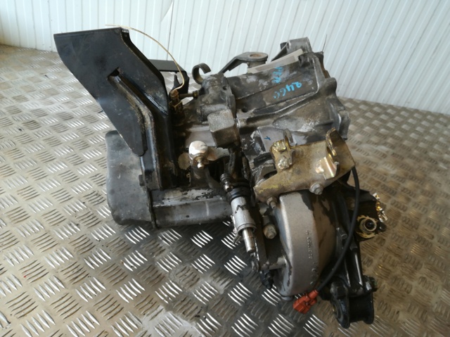 Mechaniczna skrzynia biegów w komplecie 20KE04 PEUGEOT