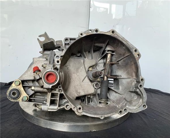 Mechaniczna skrzynia biegów w komplecie 20KE04 PEUGEOT