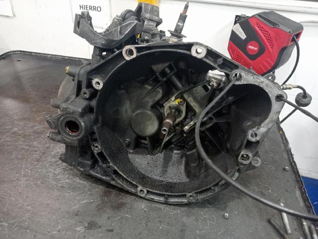 Mechaniczna skrzynia biegów w komplecie 20LM01 PEUGEOT