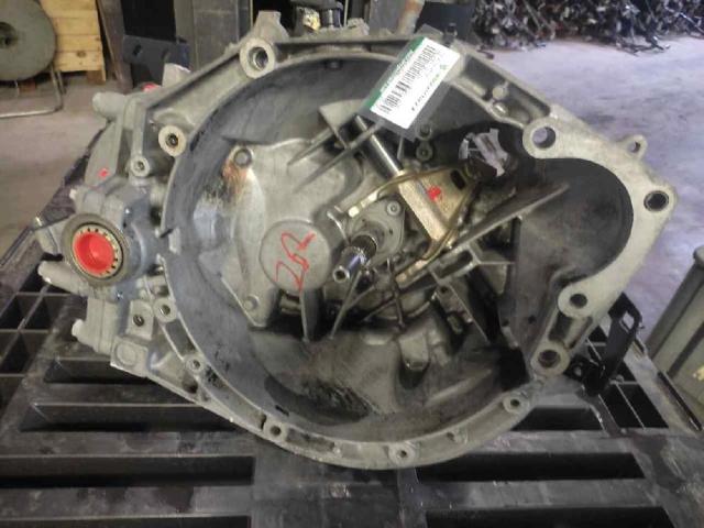 Mechaniczna skrzynia biegów w komplecie 20LM01 PEUGEOT