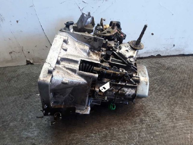Mechaniczna skrzynia biegów w komplecie 20LM02 PEUGEOT