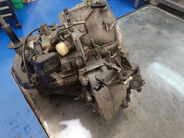 Mechaniczna skrzynia biegów w komplecie 20LM02 PEUGEOT