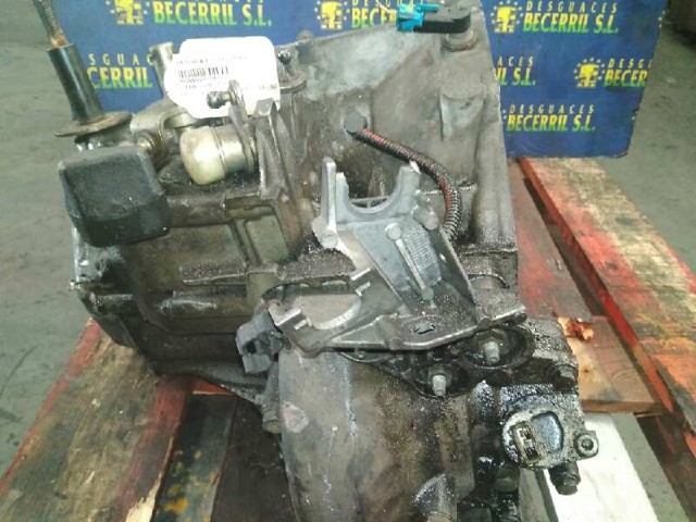 Mechaniczna skrzynia biegów w komplecie 20LM02 PEUGEOT