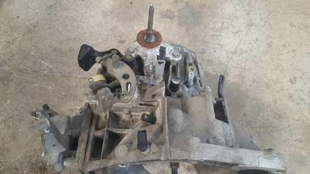 Mechaniczna skrzynia biegów w komplecie 20LM03 PEUGEOT