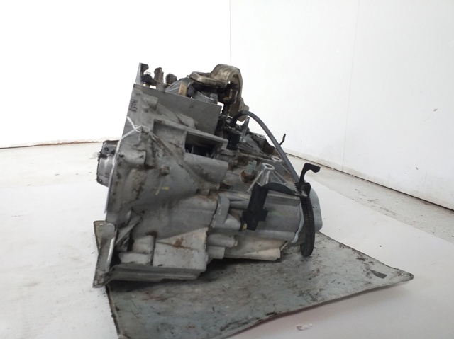 Mechaniczna skrzynia biegów w komplecie 20LM24 PEUGEOT