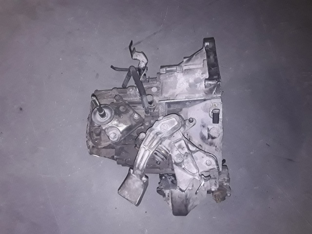 Mechaniczna skrzynia biegów w komplecie 20MB09 PEUGEOT
