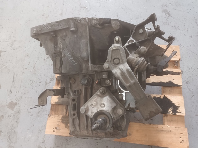 Mechaniczna skrzynia biegów w komplecie 20MB09 PEUGEOT