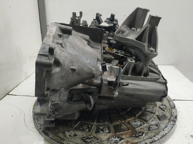 Mechaniczna skrzynia biegów w komplecie 20MB27 PEUGEOT